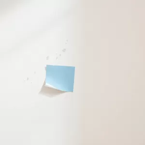 Jak usunąć piankowe naklejki ze ściany